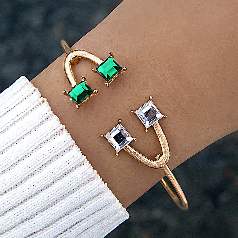 Wholesale Petal Pearl Alloy Open Bracelet